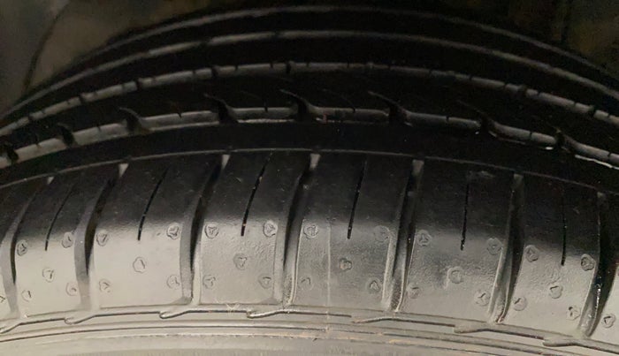 2015 Hyundai Elite i20 ASTA 1.2, Petrol, Manual, 85,063 km, Right Rear Tyre Tread