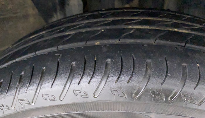 2022 Nissan MAGNITE XV TURBO CVT, Petrol, Automatic, 20,242 km, Right Front Tyre Tread