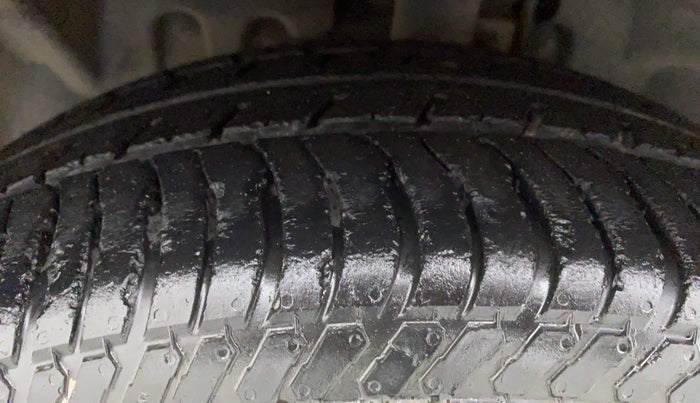 2014 Ford Ecosport 1.5 TITANIUM TI VCT AT, Petrol, Automatic, 59,742 km, Left Front Tyre Tread