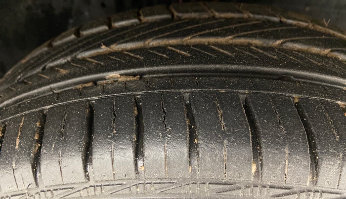 2021 Toyota YARIS J CVT, Petrol, Automatic, 15,778 km, Right Front Tyre Tread