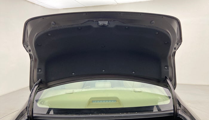 2021 Toyota YARIS J CVT, Petrol, Automatic, 15,778 km, Boot Door Open