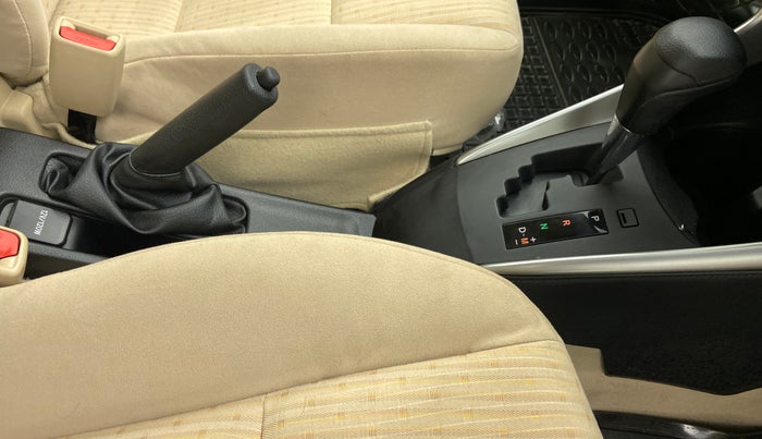 2021 Toyota YARIS J CVT, Petrol, Automatic, 15,778 km, Gear Lever