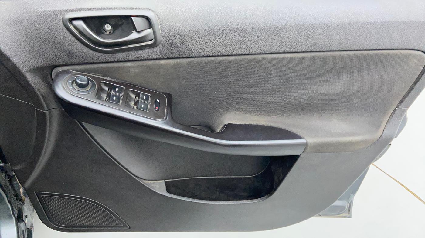 2015 Tata Zest XM PETROL, Petrol, Manual, 83,290 km, Driver Side Door Panels Control