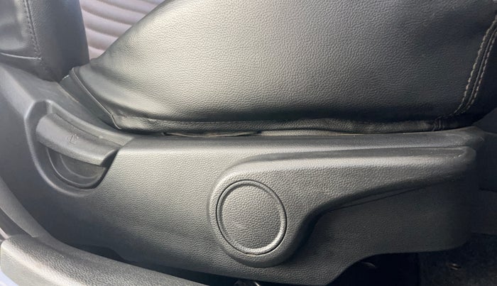 2019 Hyundai Grand i10 ASTA 1.2 KAPPA VTVT, Petrol, Manual, 49,112 km, Driver Side Adjustment Panel