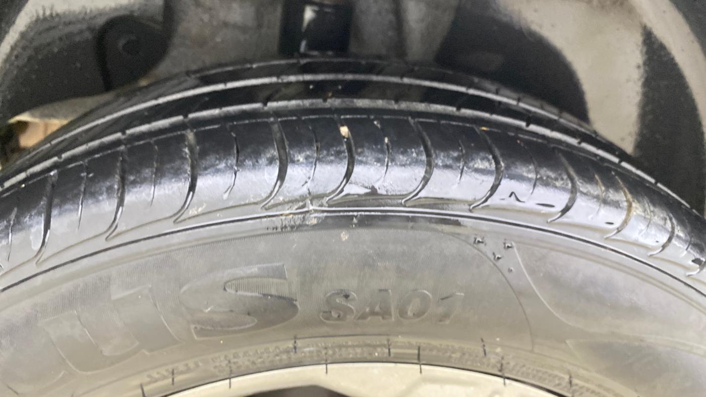 2023 KIA SELTOS  HTX 1.5 PETROL MT, Petrol, Manual, 30,059 km, Right Rear Tyre Tread