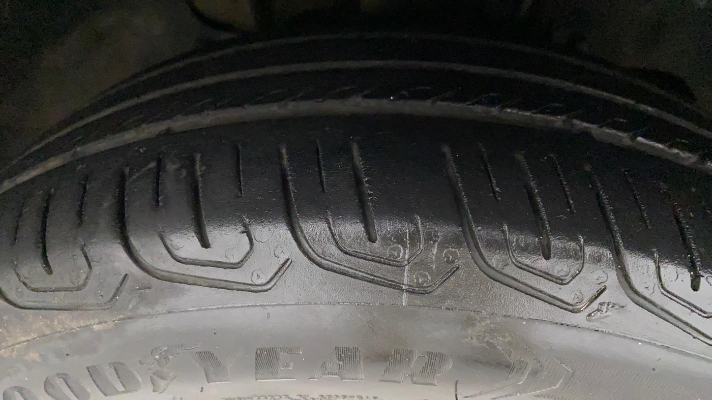 2021 Tata Tiago XT PETROL, Petrol, Manual, 27,887 km, Right Front Tyre Tread