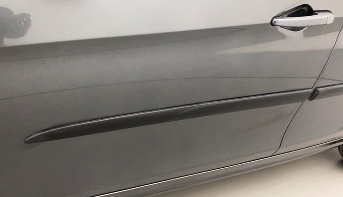 2021 Tata Tiago XT PETROL, Petrol, Manual, 27,887 km, Front passenger door - Slightly dented