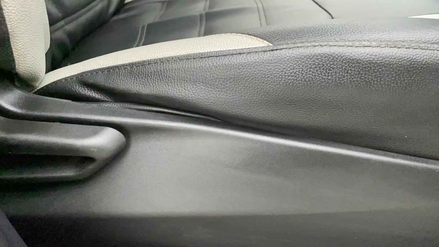 2021 Tata Tiago XT PETROL, Petrol, Manual, 27,887 km, Driver Side Adjustment Panel