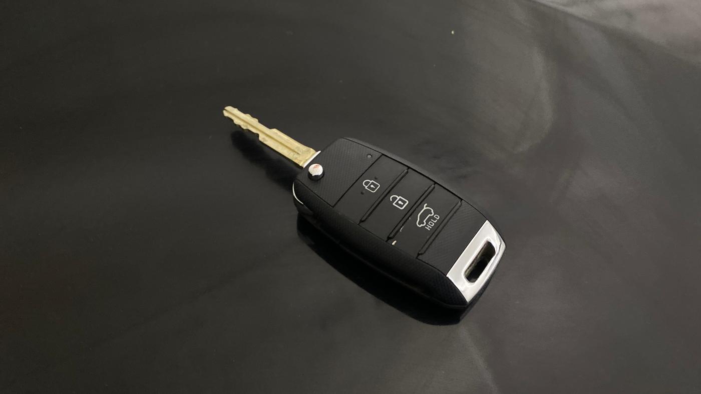 2023 KIA SONET HTK PLUS 1.2, Petrol, Manual, 70 km, Key Close Up