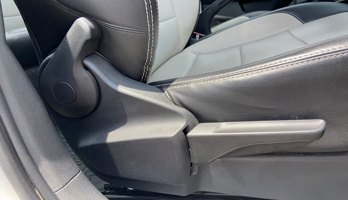 2023 Skoda SLAVIA AMBITION 1.0L TSI AT, Petrol, Automatic, 75,687 km, Driver Side Adjustment Panel
