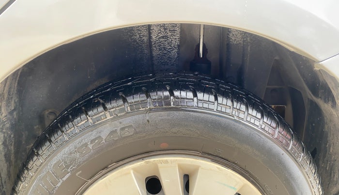 2014 Maruti Swift VXI, Petrol, Manual, 78,216 km, Left Rear Tyre Tread
