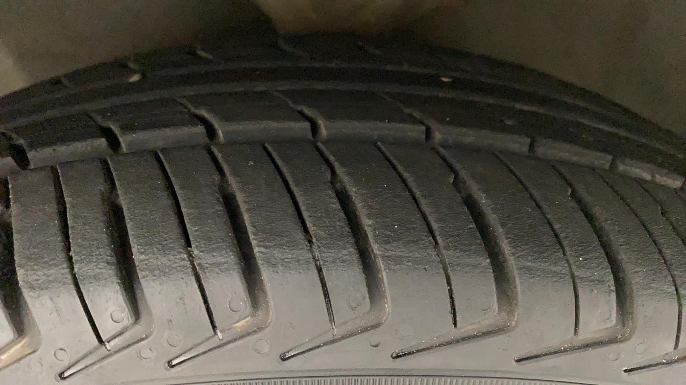 2012 Hyundai Santro Xing GL PLUS, Petrol, Manual, 94,839 km, Left Front Tyre Tread