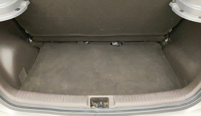 2012 Hyundai Santro Xing GL PLUS, Petrol, Manual, 94,839 km, Boot Inside