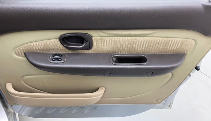 2012 Hyundai Santro Xing GL PLUS, Petrol, Manual, 94,839 km, Driver Side Door Panels Control