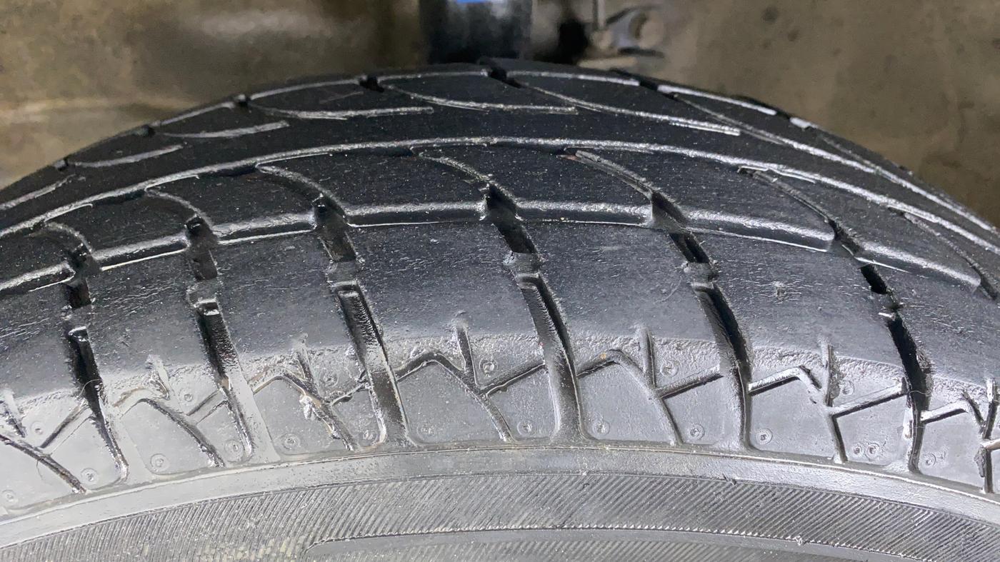 2014 Maruti Wagon R 1.0 LXI CNG, CNG, Manual, 68,538 km, Left Front Tyre Tread