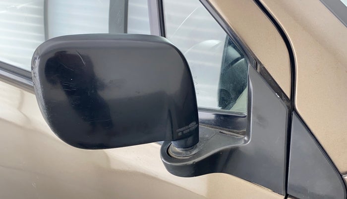2014 Maruti Wagon R 1.0 LXI CNG, CNG, Manual, 68,538 km, Right rear-view mirror - Slight misalignment