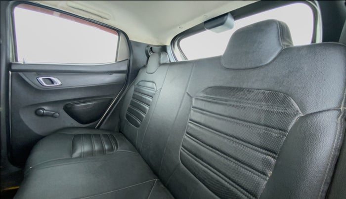 2018 Renault Kwid RXT 1.0 EASY-R AT OPTION, Petrol, Automatic, 47,773 km, Right Side Rear Door Cabin