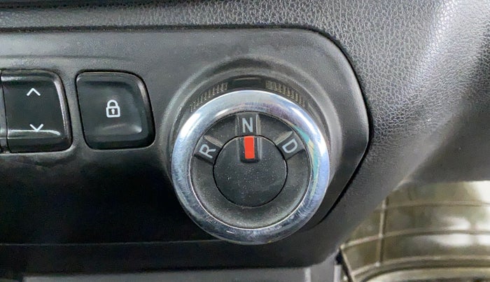 2018 Renault Kwid RXT 1.0 EASY-R AT OPTION, Petrol, Automatic, 47,773 km, Gear Lever