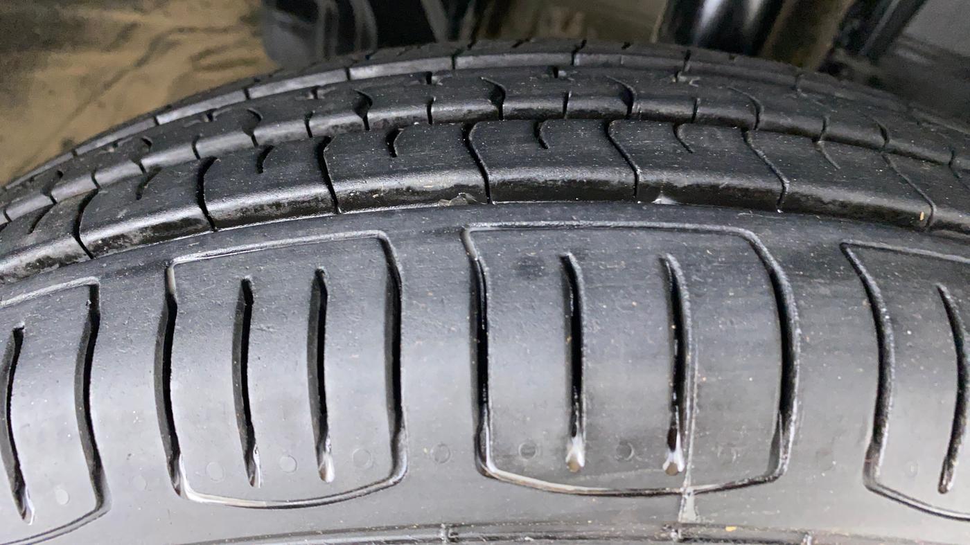 2018 Renault Kwid RXT 1.0 EASY-R AT OPTION, Petrol, Automatic, 47,773 km, Right Front Tyre Tread