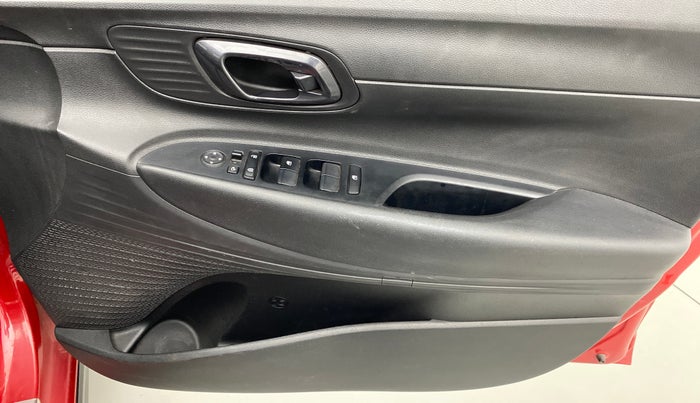 2020 Hyundai NEW I20 SPORTZ 1.5 MT, Diesel, Manual, 15,180 km, Driver Side Door Panels Control
