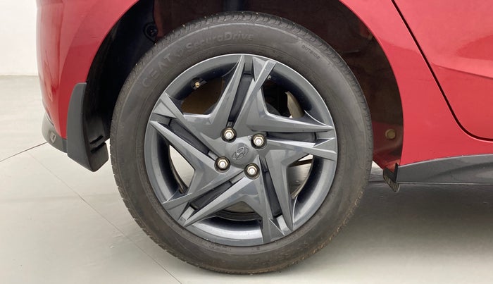 2020 Hyundai NEW I20 SPORTZ 1.5 MT, Diesel, Manual, 15,180 km, Right Rear Wheel