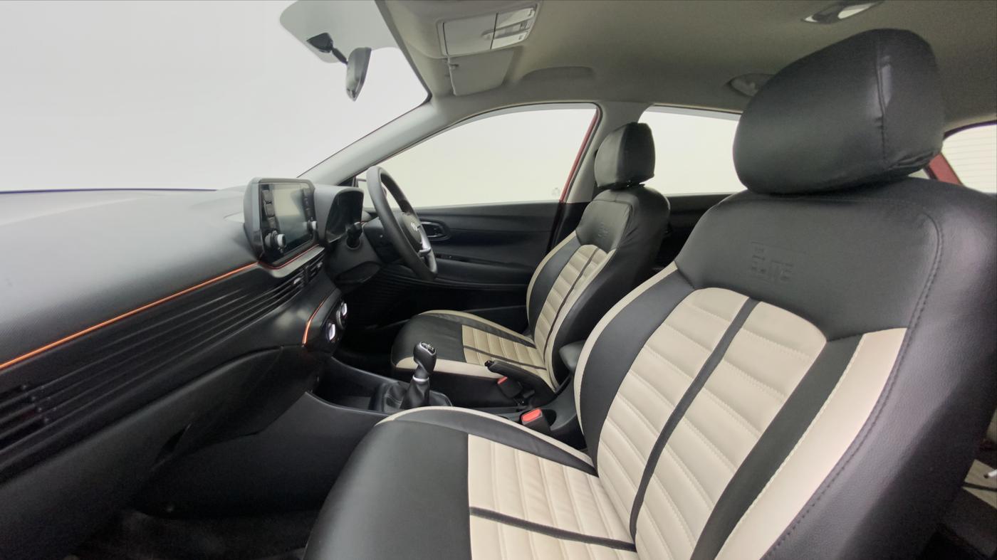 2020 Hyundai NEW I20 SPORTZ 1.5 MT, Diesel, Manual, 15,180 km, Right Side Front Door Cabin