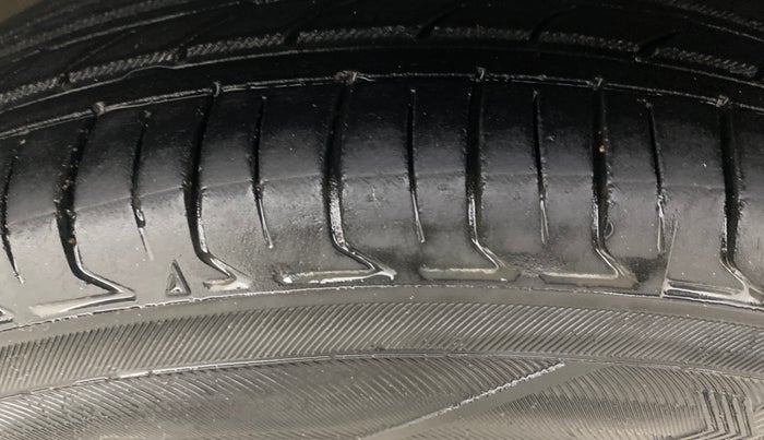 2018 Hyundai Grand i10 SPORTZ 1.2 KAPPA VTVT, Petrol, Manual, 52,665 km, Right Front Tyre Tread