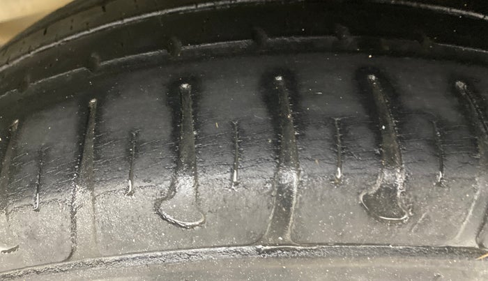 2018 Hyundai Grand i10 SPORTZ 1.2 KAPPA VTVT, Petrol, Manual, 52,665 km, Left Rear Tyre Tread