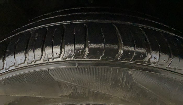 2019 Hyundai VENUE SX PLUS 1.0 TURBO DCT, Petrol, Automatic, 70,097 km, Right Front Tyre Tread