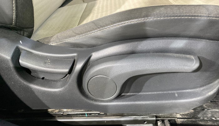 2018 Hyundai Elite i20 ASTA 1.2, Petrol, Manual, 41,331 km, Driver Side Adjustment Panel