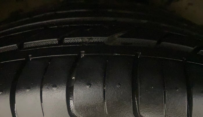 2018 Honda BR-V 1.5L I-VTEC VX, Petrol, Manual, 1,18,566 km, Right Rear Tyre Tread