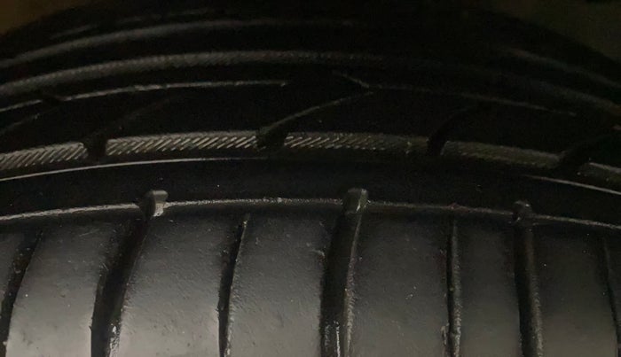 2018 Honda BR-V 1.5L I-VTEC VX, Petrol, Manual, 1,18,566 km, Right Front Tyre Tread