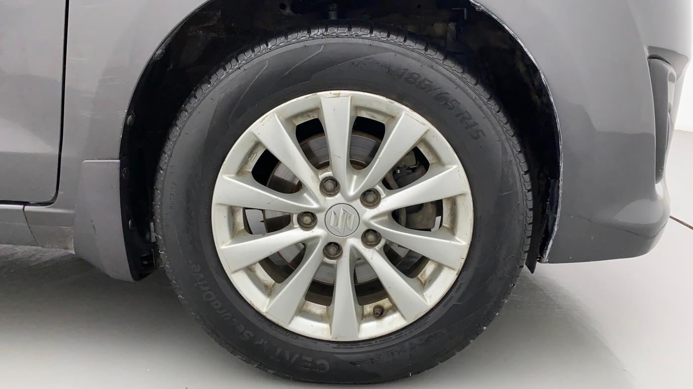 2014 Maruti Ertiga ZXI, Petrol, Manual, 78,873 km, Right Front Wheel