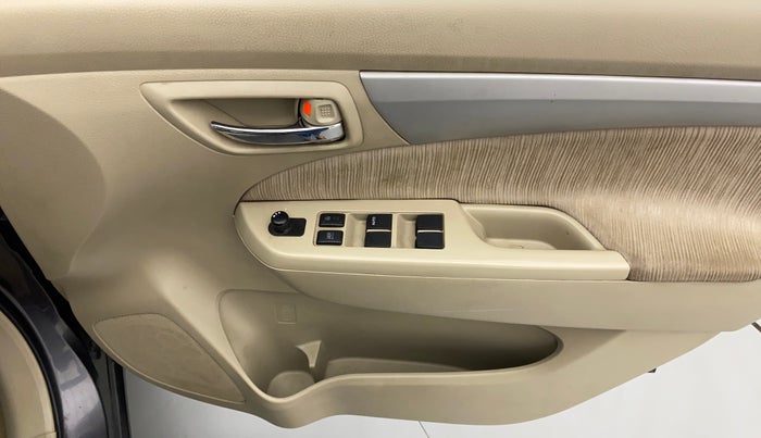 2014 Maruti Ertiga ZXI, Petrol, Manual, 78,873 km, Driver Side Door Panels Control