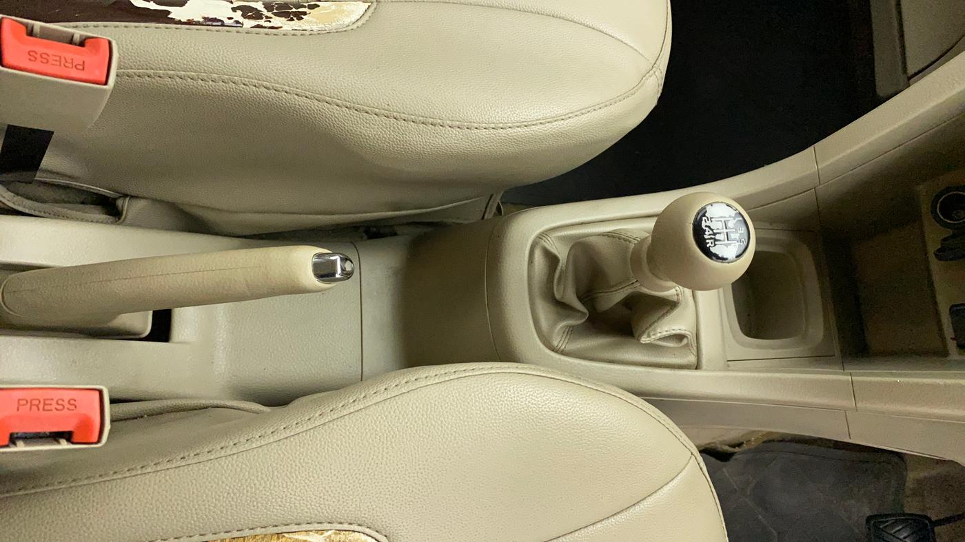 2014 Maruti Ertiga ZXI, Petrol, Manual, 78,873 km, Gear Lever