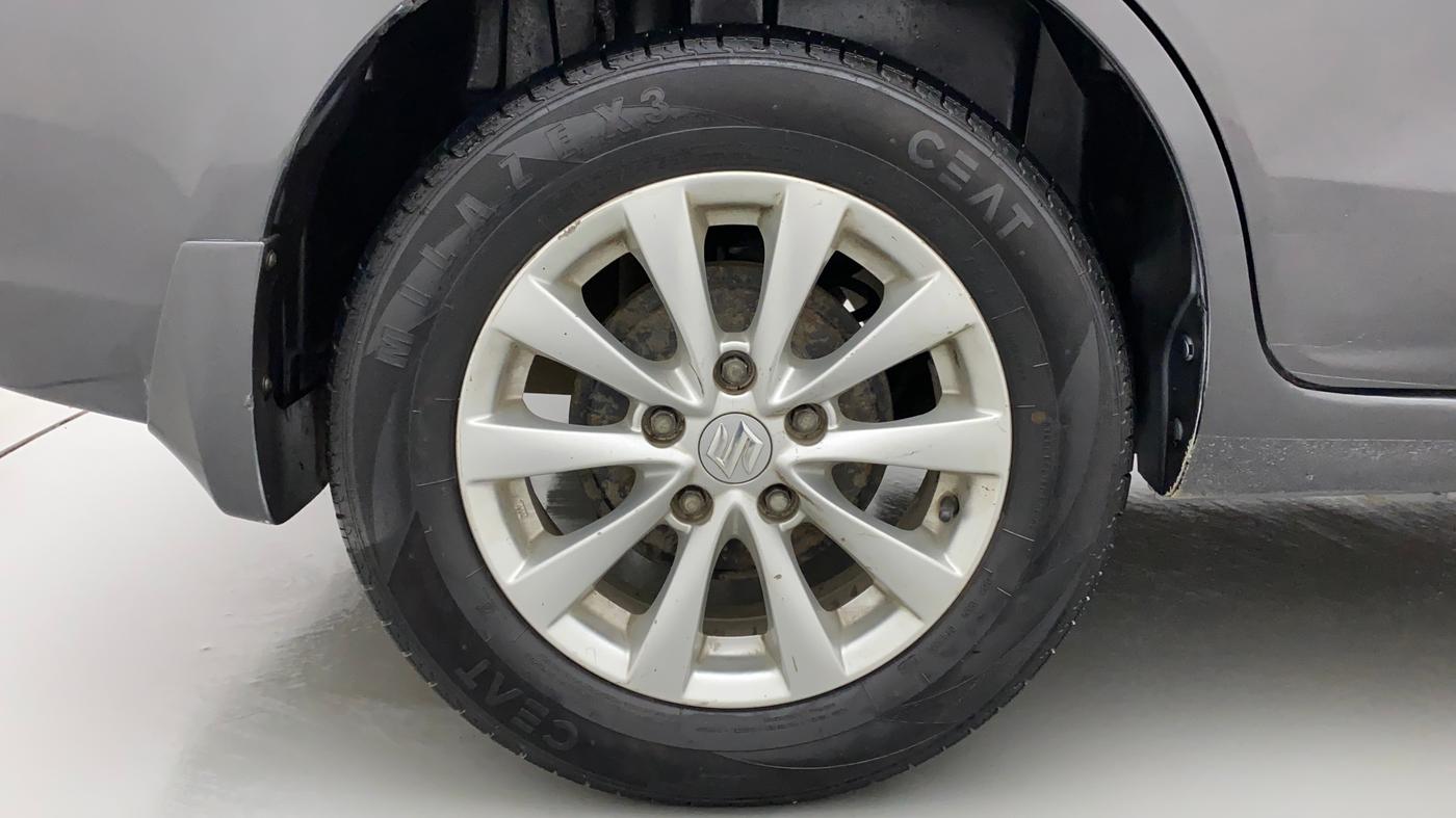 2014 Maruti Ertiga ZXI, Petrol, Manual, 78,873 km, Right Rear Wheel