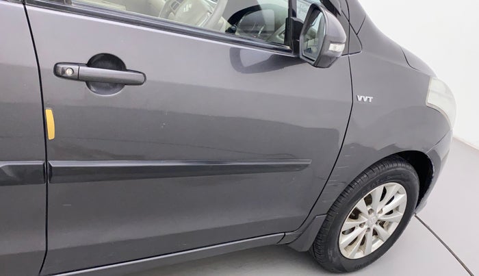 2014 Maruti Ertiga ZXI, Petrol, Manual, 78,873 km, Driver-side door - Slightly dented