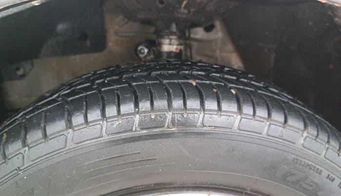 2014 Honda Brio S MT, Petrol, Manual, 85,540 km, Left Front Tyre Tread