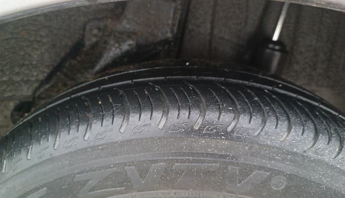 2014 Honda Brio S MT, Petrol, Manual, 85,540 km, Left Rear Tyre Tread