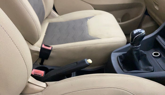 2015 Ford Figo Aspire TITANIUM1.5 DIESEL, Diesel, Manual, 1,20,943 km, Gear Lever