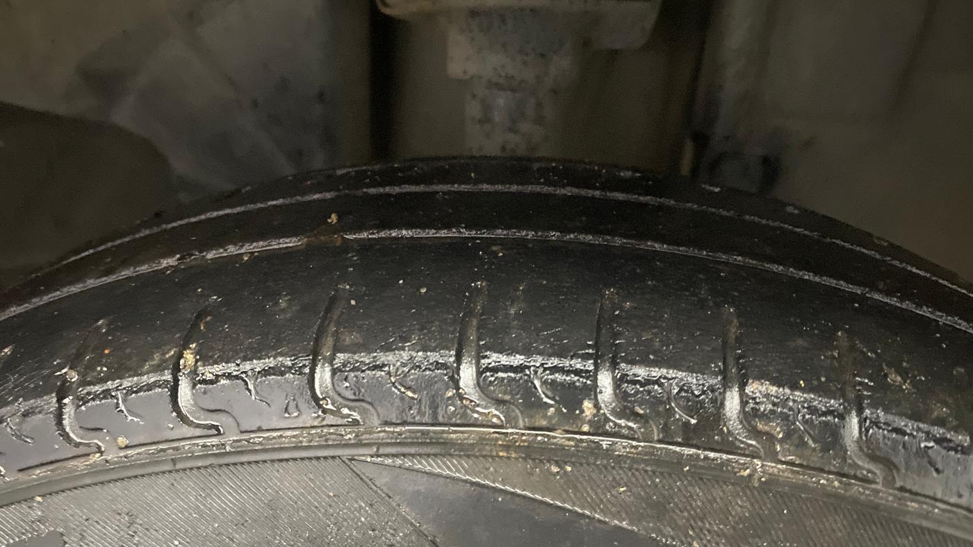 2017 Renault Kwid CLIMBER 1.0 AMT, Petrol, Automatic, 65,347 km, Right Front Tyre Tread