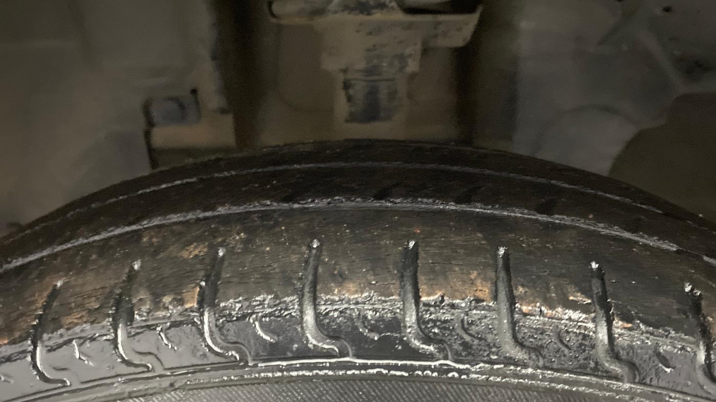 2017 Renault Kwid CLIMBER 1.0 AMT, Petrol, Automatic, 65,347 km, Left Front Tyre Tread