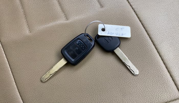 2021 Honda Amaze 1.2L I-VTEC S CVT, Petrol, Automatic, 46,568 km, Key Close Up