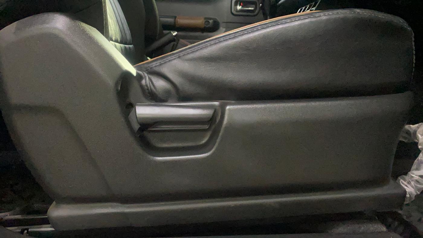 2024 Maruti JIMNY ALPHA ALL GRIP PRO AT, Petrol, Automatic, 7,384 km, Driver Side Adjustment Panel
