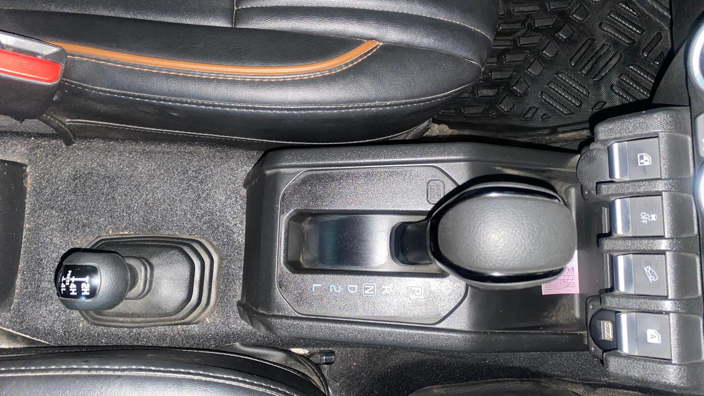 2024 Maruti JIMNY ALPHA ALL GRIP PRO AT, Petrol, Automatic, 7,384 km, Gear Lever