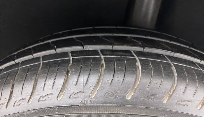 2016 Maruti Baleno DELTA PETROL 1.2, Petrol, Manual, 97,531 km, Left Rear Tyre Tread