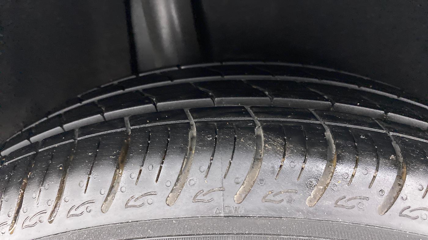 2016 Maruti Baleno DELTA PETROL 1.2, Petrol, Manual, 97,531 km, Right Rear Tyre Tread