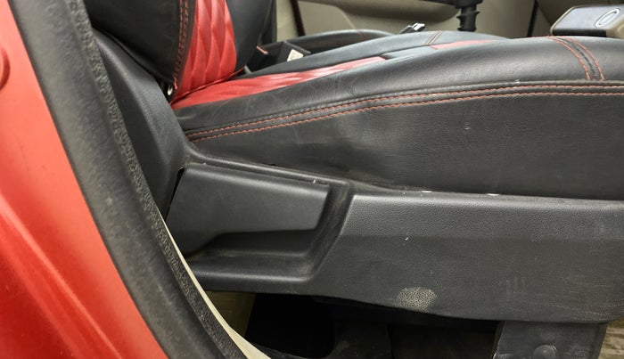 2019 Renault TRIBER RXZ, Petrol, Manual, 55,476 km, Driver Side Adjustment Panel