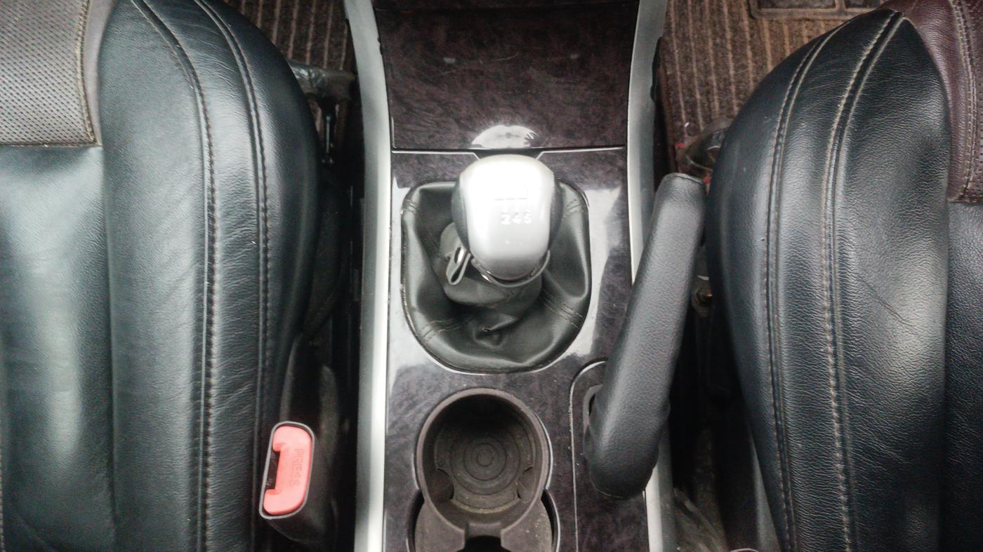 2014 Mahindra XUV500 W8, Diesel, Manual, 92,798 km, Gear Lever
