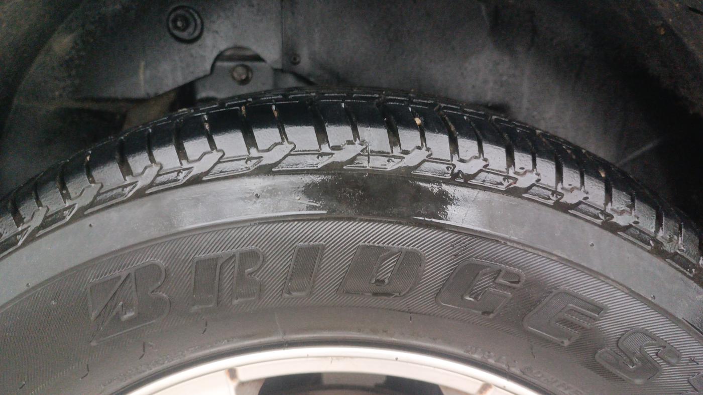 2014 Mahindra XUV500 W8, Diesel, Manual, 92,798 km, Right Rear Tyre Tread
